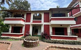 Coral Beach Resort, Diveagar